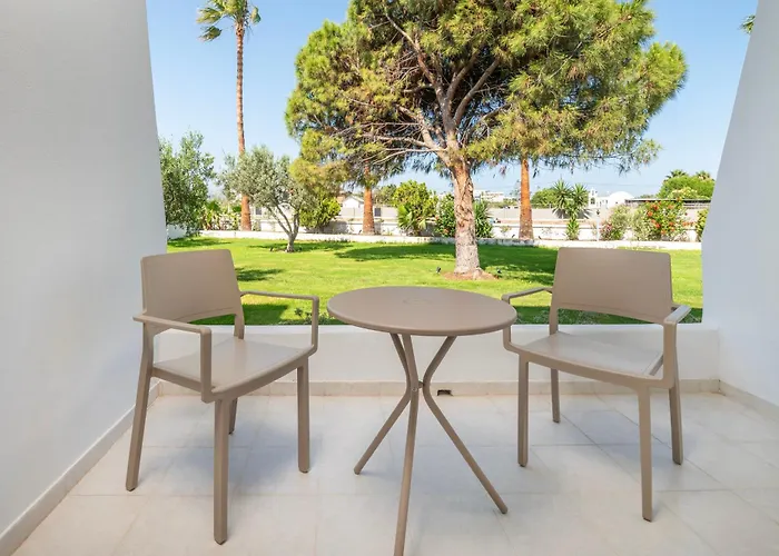 Smaragdi העיירה קוס